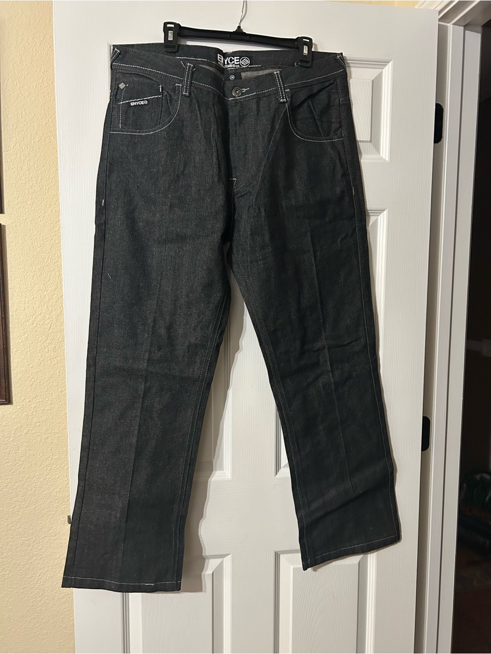 Black Men’s Straight-Leg Jeans